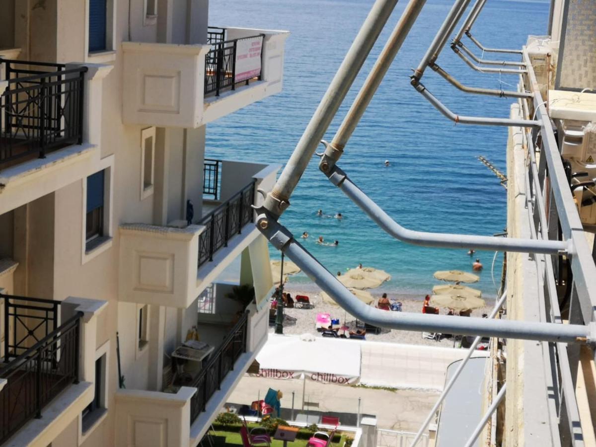 Comfortable Beachfront Apartment Loutráki Exterior foto
